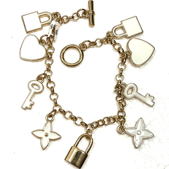 NWT KEY LOCK 🔐 HEART ❤️ WHITE CREAM BRACELET - Picture 2 of 3